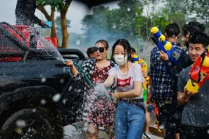Hvad betyder Songkran i thailandsk kultur?